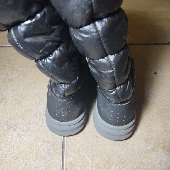 Cobb Hill Waterproof Black Puffer Boots with Faux Fur Lining Size 6M - Picture 6 of 7